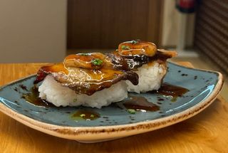 Nigiri De Anguila Con Foie Y Salsa Kabayaki (2 Uds.)