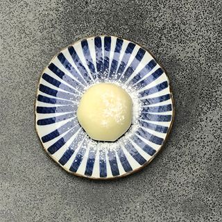 61) Mochi de mango y maracuyá