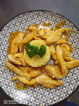 Панирани пилешки филенца със сос сладко чили (350г)