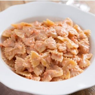 Farfalle al salmone