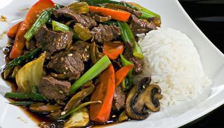 Vita cu urechi de lemn si telina cu orez basmati