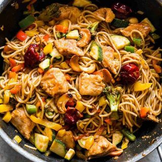 Chicken and Cashew Nuts Fried Noodles
