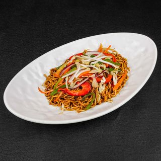 8C- Tallarines Frito con Verduras y Salsa Teriyaki