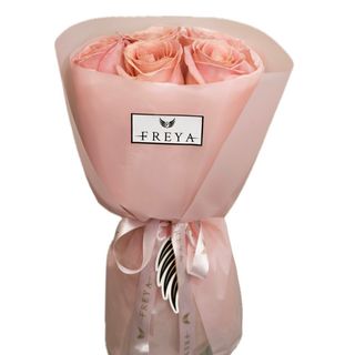 Buchet 5 trandafiri Hermosa