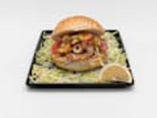 Panino con insalata, pomodoro e cipolla