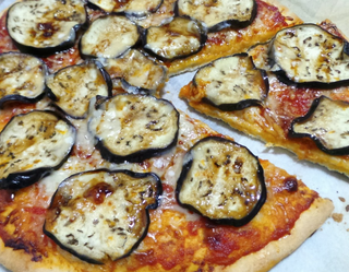 Pizza parmiggiana (30 cm.)