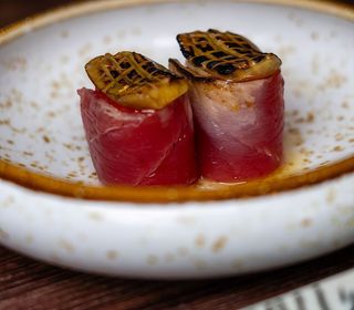 Gunkan de Atum e Kizame