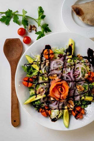 Ensalada De Salmón Y Aguacate