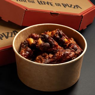 ქათმის ფრთები ბარბექიუს სოუსში