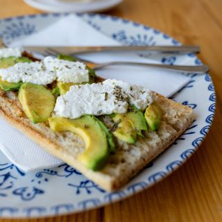 Tostada de Pan de Pueblo 100% Masa Madre