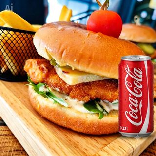 Chicken Burger + Coca Cola 0,33