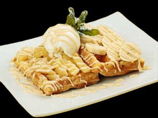 Бельгійська вафля з бананом та карамеллю 230г