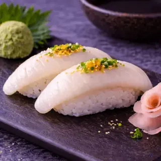Nigiri z kalmarem 2 szt.