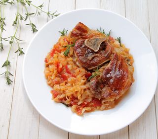 Varza cu ciolan afumat sau carnati