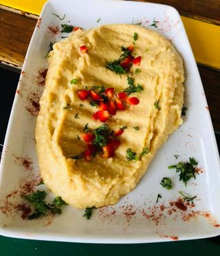 Humus si lipie pe vatra