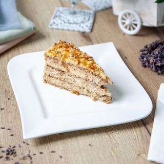 Karamellizált diós torta / Tort cu nuci caramelizate