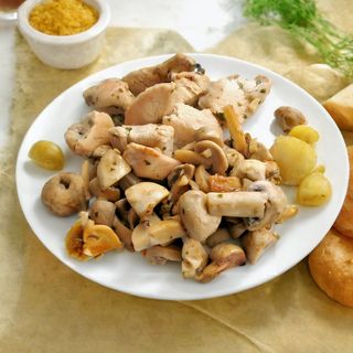 Pollo Con Champiñones