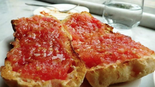 Tostada Con Tomate