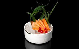 120. Sashimi sake 9 pezzi