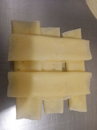 Crepes antrodocane alla carne condite al ragù 