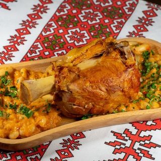 Ciolan afumat cu fasole