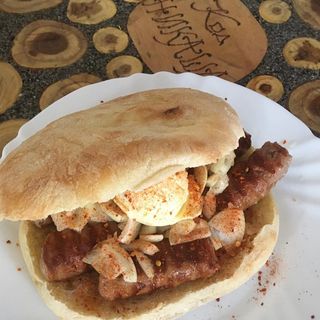 ĆEVAPI u domaćoj lepinji, 10 komada, 500 gr mesa