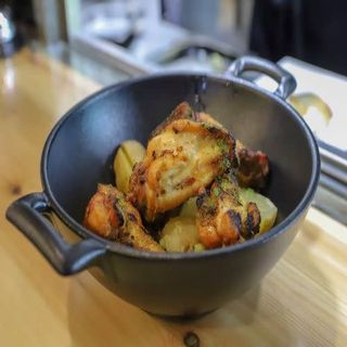 Pollo Entero A La Brasa Con Patatas Asadas