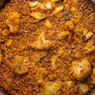 Paella De Bacalao Con Cebolla y coliflor ( 2 raciones )