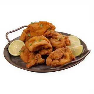 Chicharron De Cerdo Con Camote Frito Y Salsa Criolla