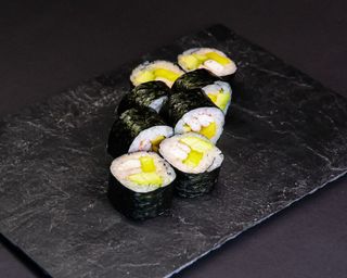 Futomaki de gambas (8 pzs.)