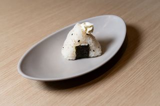 Onigiri di salmone e philadelphia