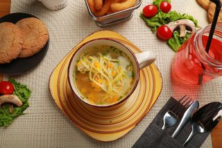 Куриный суп с лапшой (350г)