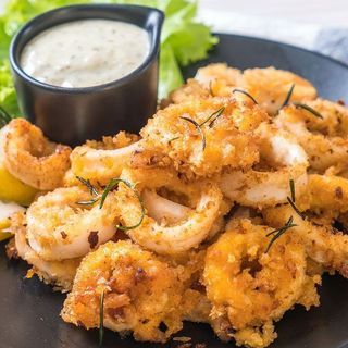 Crevettes et calamars frit