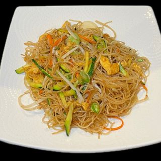 057. Spaghetti di riso con verdure