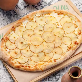 Pizza cu pere și cașcavaluri