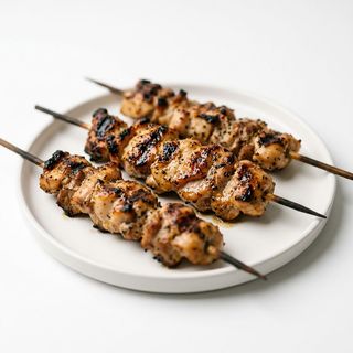 84. Brochetas De Pollo
