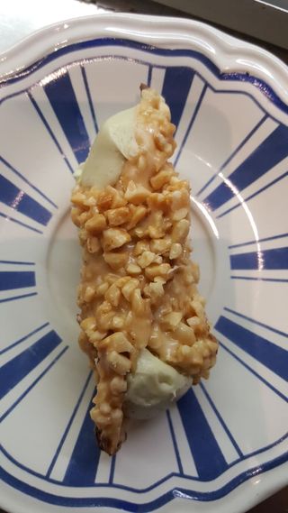 Mignon cannolo croccante con pistacchio