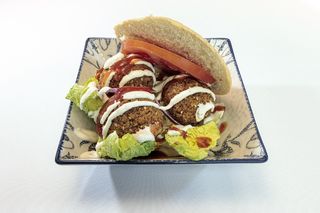 Döner kebap falafel