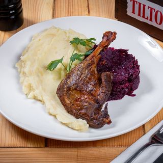 Pulpa de rață alpină cu varză roșie și piure de cartofi