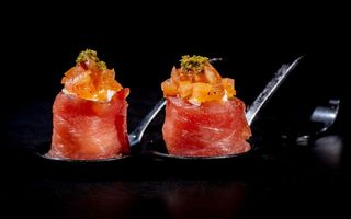 142a Tuna gunkan  2 pezzi