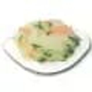 6. Салата от бобено фиде, краставици, моркови (350г)