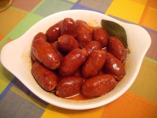 Tapas De Choricitos Al Vino