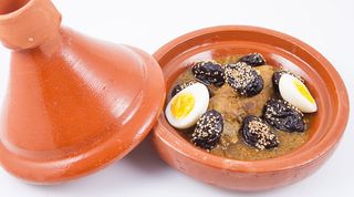 Boeuf aux Pruneaux et Amandes