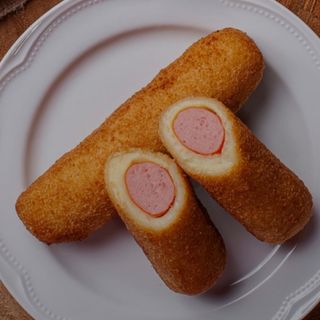 Enroladinho de salsicha 