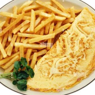 Chips and omlet
