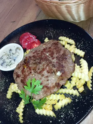 Punjena pljeskavica