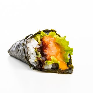 Temaki spicy sake