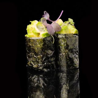 105-Gunkan de aguacate