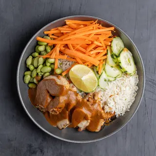 Post-Entreno de Pollo Thai con Salsa Fit de Cacahuete y Lima