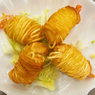 GAMBERI IN FILI DI PATATE 